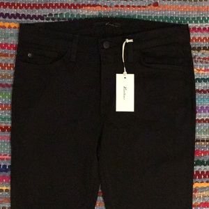 KanCan Black Distressed Skinnies 11/29